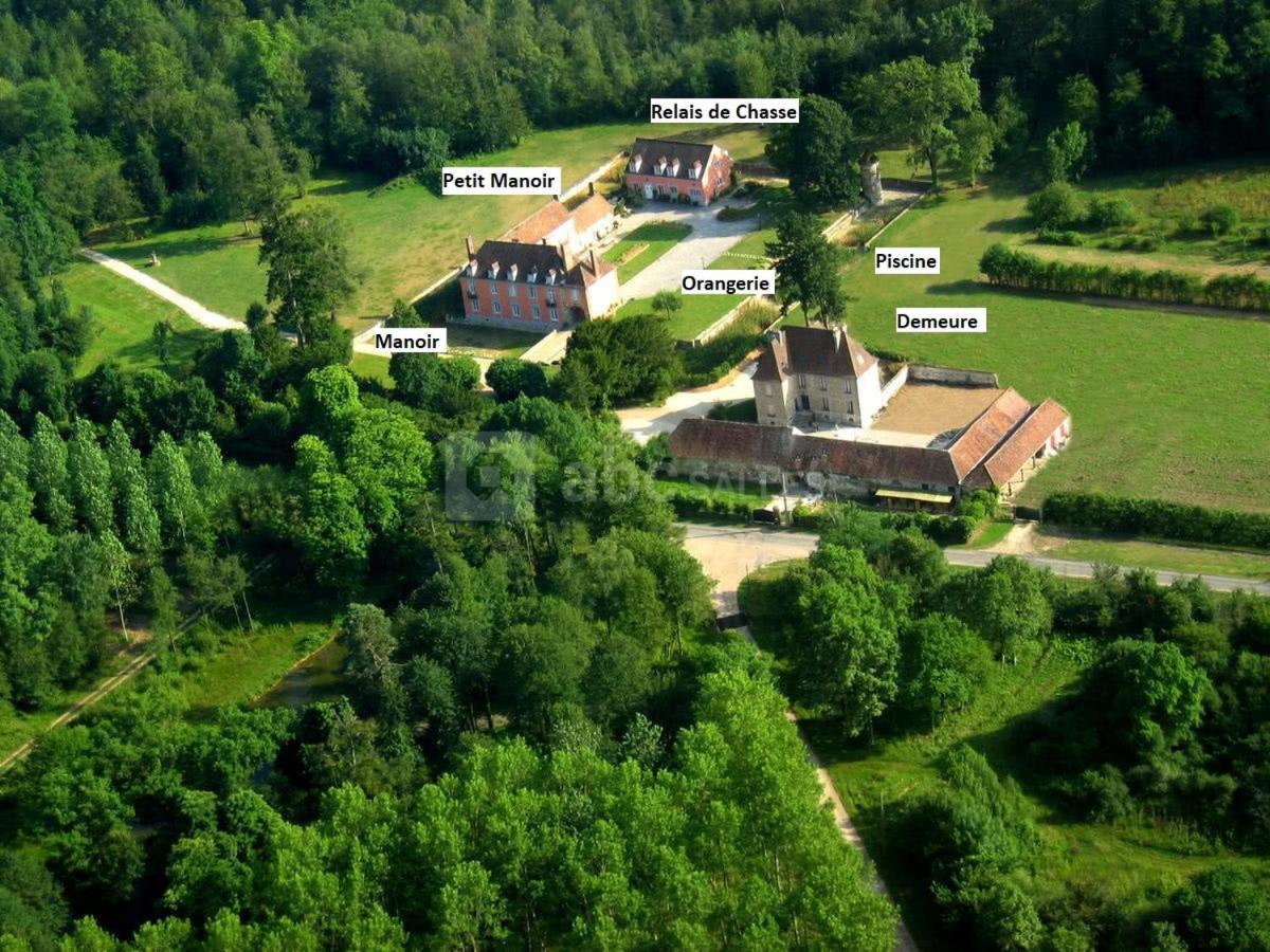 Le Manoir De Villefermoy Les Ecrennes Exteriér fotografie